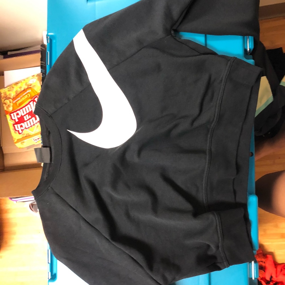 Nike top